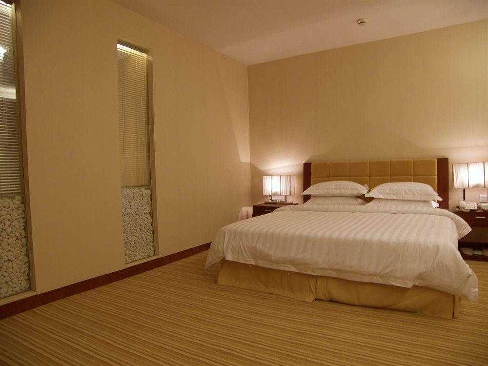 Long Zhou Grand Hotel 광저우 외부 사진