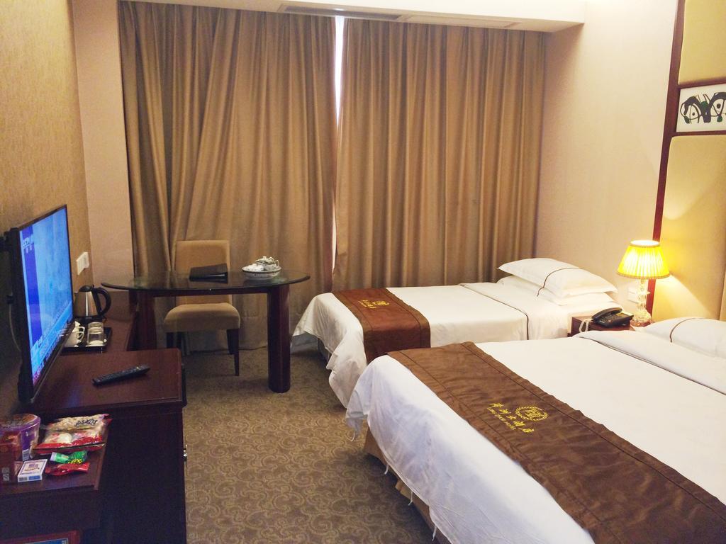 Long Zhou Grand Hotel 광저우 객실 사진