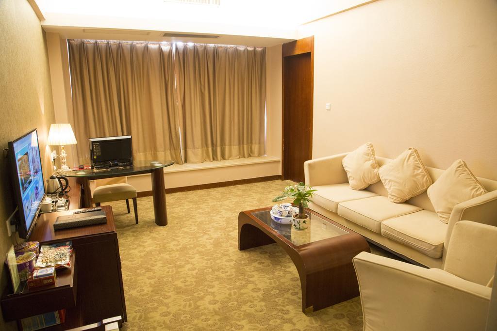 Long Zhou Grand Hotel 광저우 객실 사진