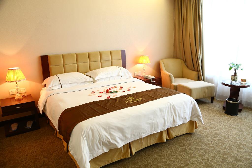 Long Zhou Grand Hotel 광저우 객실 사진